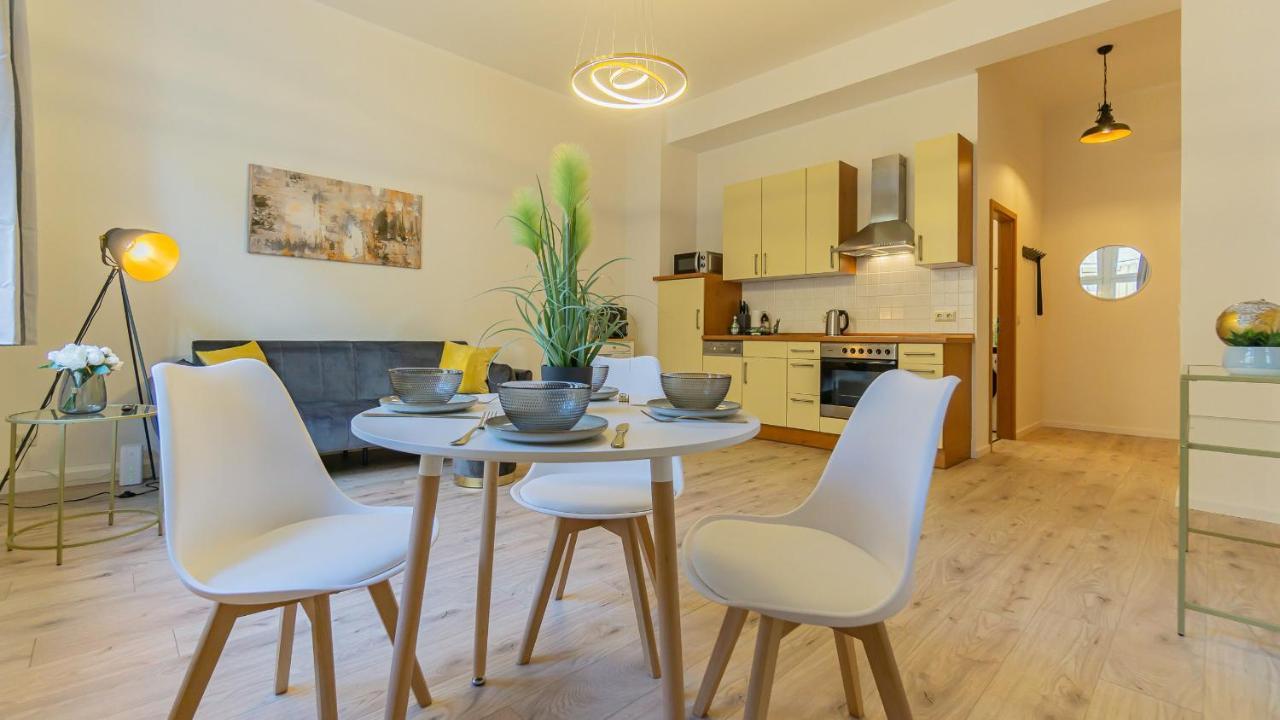 Cityapartment - 53 M², 2 Zimmer, Zentral, Netflix, Kueche, Waschmaschine Κότμπους Εξωτερικό φωτογραφία